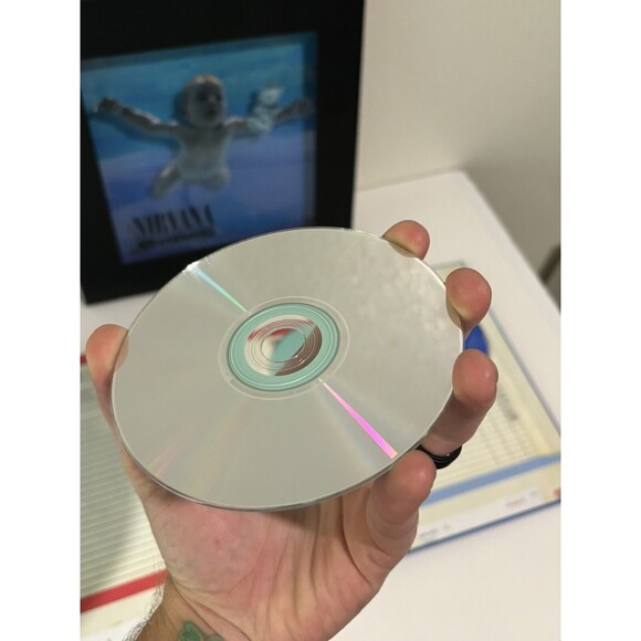 Nirvana Nevermind 20th Anniversary Limited Edition Sealed Box & Kurt Journals - Picture 6 of 12